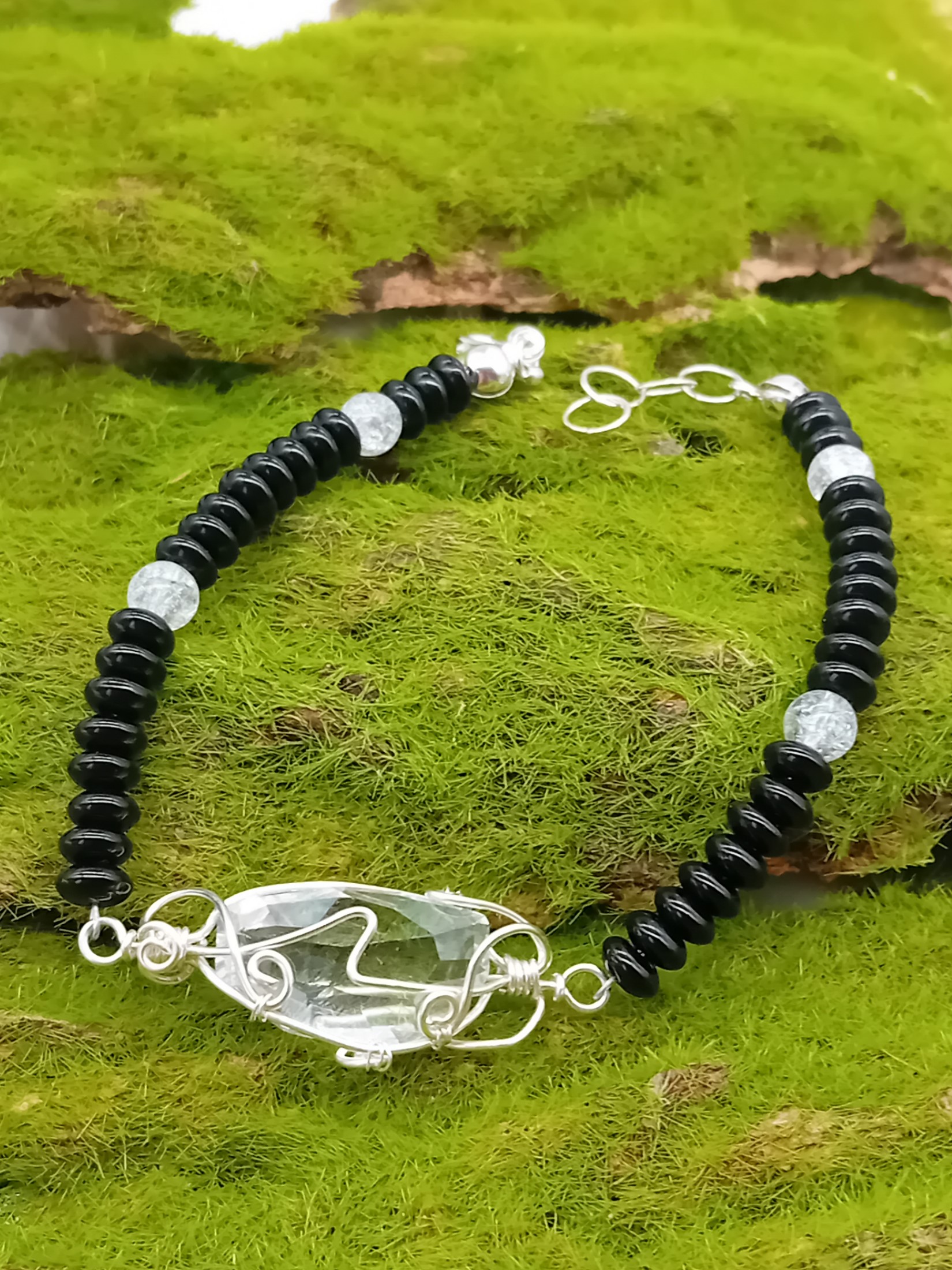 Armband aus Obsidian und Bergkristallperlen und Swarovski Stein 925 Silber – Bild 8