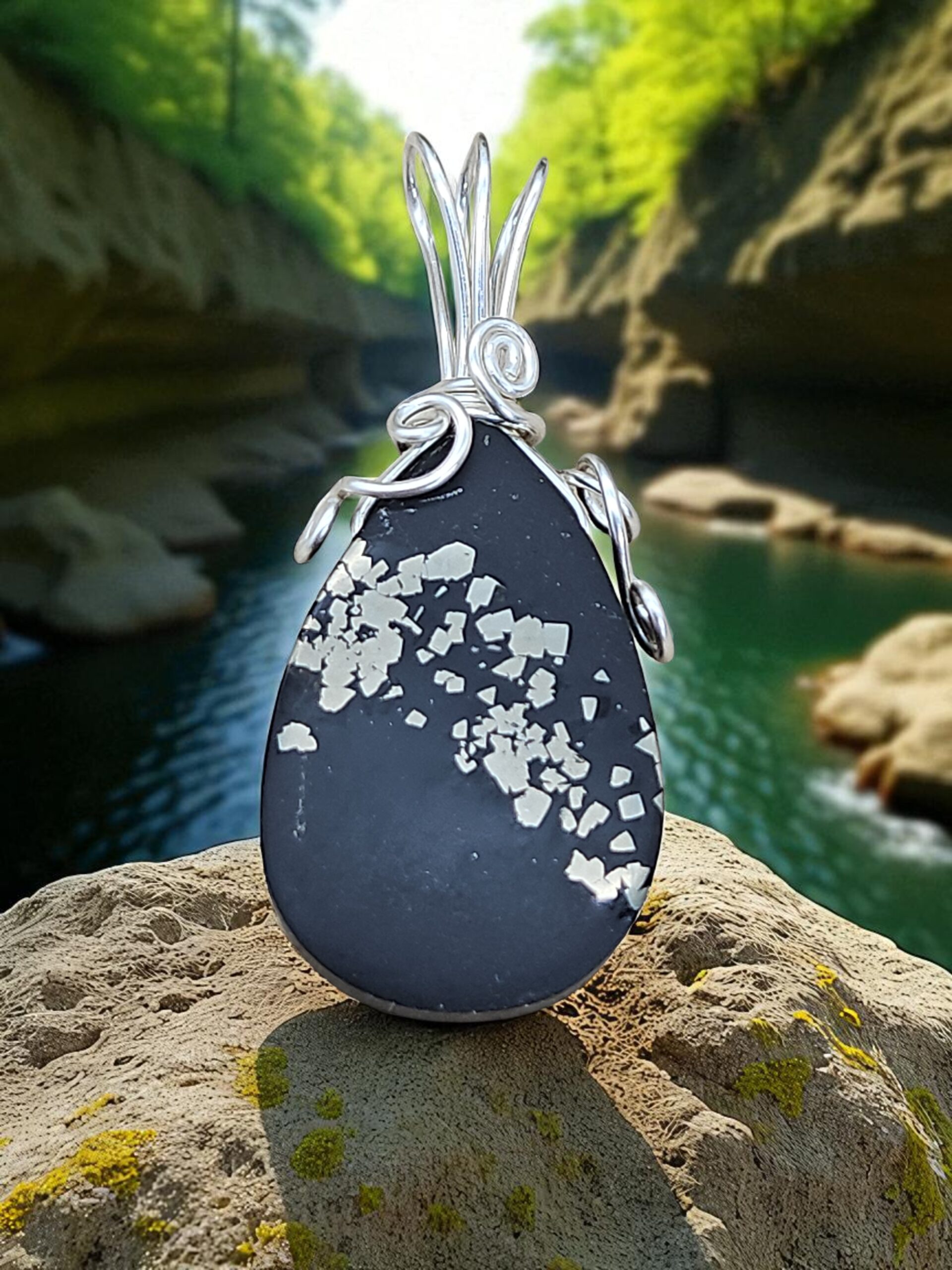 Anhänger Pyrit in Schiefer in Sterlingsilber gefasst – Bild 2