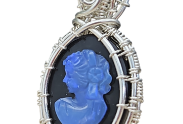 Anhänger Opalkamee blau in Sterlingsilber