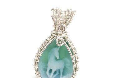 Schmuckanhänger Achat Kamee gefärbt grün Motiv Einhorn 925 Sterlingsilber