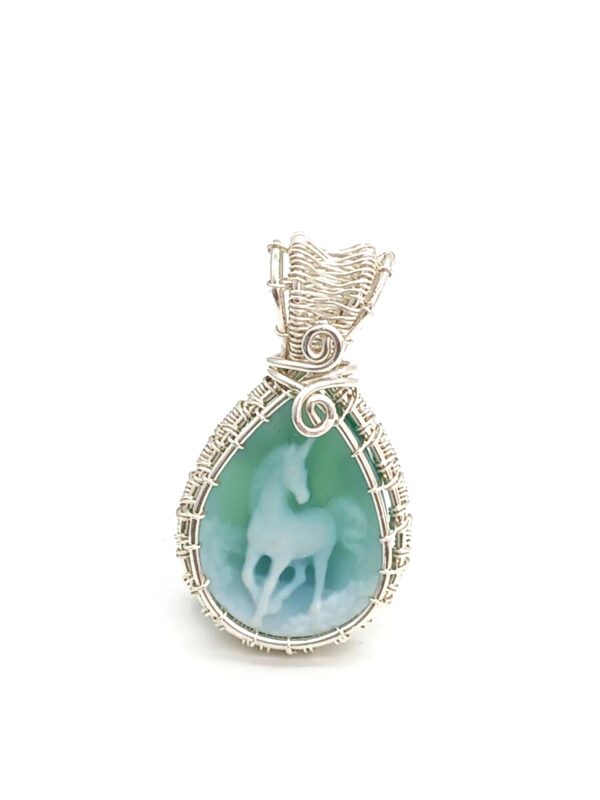 Schmuckanhänger Achat Kamee gefärbt grün Motiv Einhorn 925 Sterlingsilber