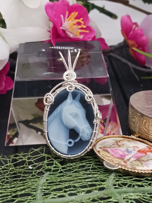 Schmuckanhänger Achat Kamee gefärbt blau Pferd in 925 Silber – Bild 5