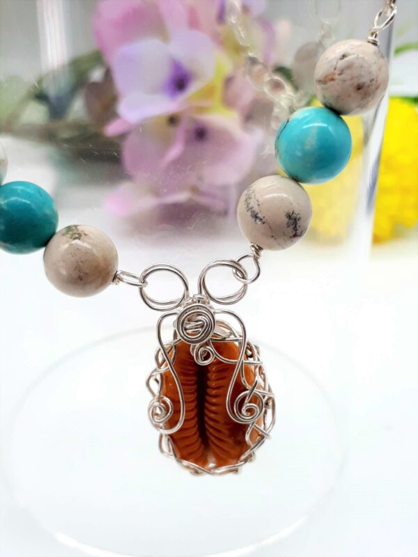Kauri-Muschel-Halsband mit Opalrondellen und Achatperlen (Boho-Style) – Bild 3