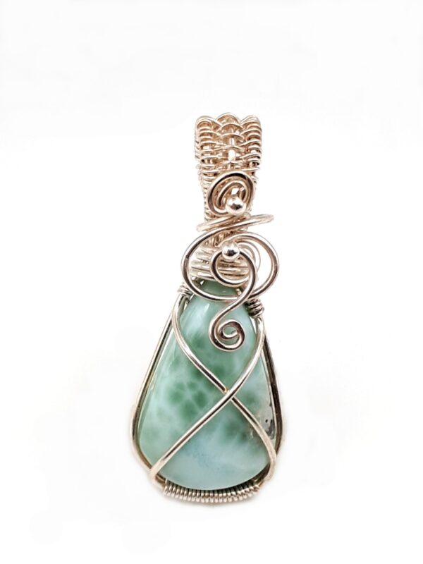 Schmuckanhänger mit grün-türkisfarbenen Larimar in 925 Silber gefasst
