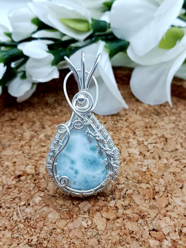 Schmuckanhänger Larimar hellblau mit Silberblätter in 925 Sterlingsilber – Bild 8