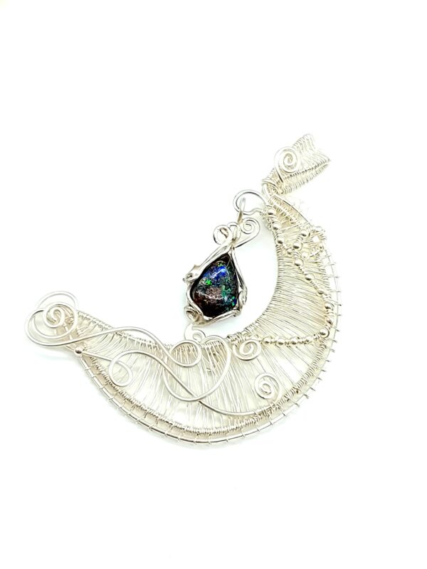 Schmuckanhänger gewebter Mond mit Boulder-Opal in 925 Silber