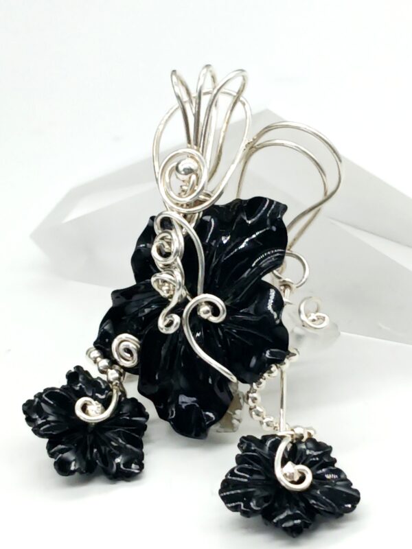 Set Schmuckanhänger und Ohrhänger Onyxblüte schwarz gefärbt 925 Silber