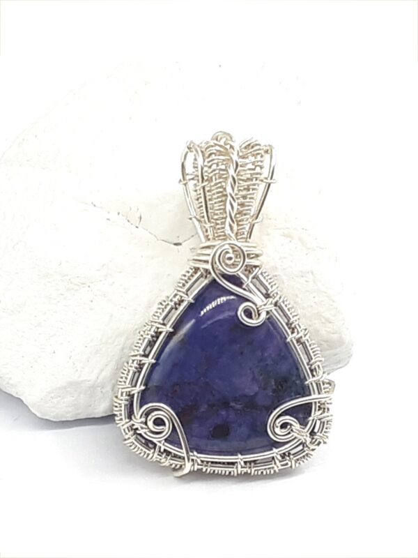Schmuckanhänger Sugilith handgewebt 925 Sterling Silber – Bild 5